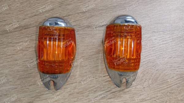 Gehäusepaar für Seitenmarkierungsleuchten und Blinker - MERCEDES BENZ W110 - K23239- 0