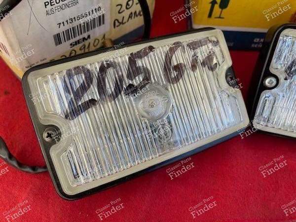 Pair of fog lights - PEUGEOT 205 - 711315551110 / 7692- 3