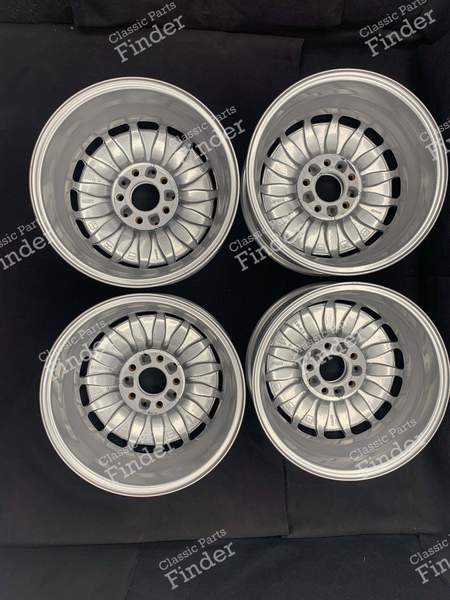 Jantes en alliage originales Mercedes W201 'Gullideckel' 6Jx15 ET49 - MERCEDES BENZ 190 (W201) - 20140012502- 6