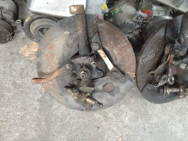 Pivot hubs - TRIUMPH TR6 - 1