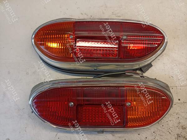 Pair of "almond" taillights - PEUGEOT 204 - CIM 038 (G) / CIM 039 (D)