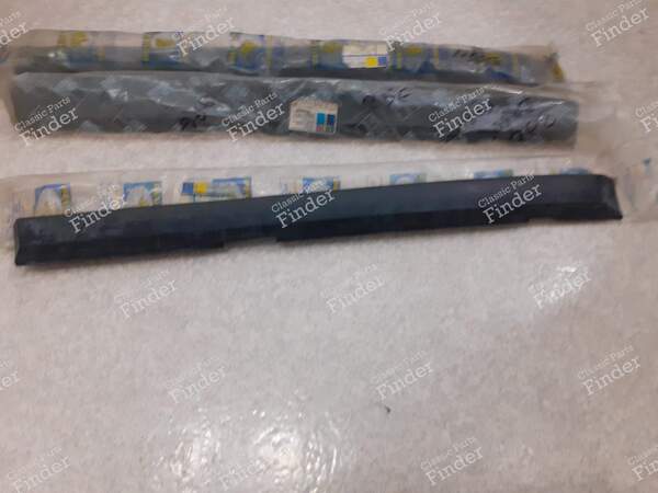Rubber Bumper Protector - Station Wagon Version - PEUGEOT 304 - 7451.41- 1