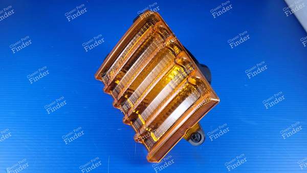 Original left front turn signal light - RENAULT Master - 10640- 0