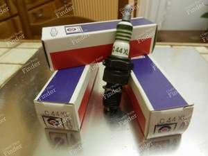 Lot de quatre bougies d'allumage de marque AC Delco C44XL - PEUGEOT 204