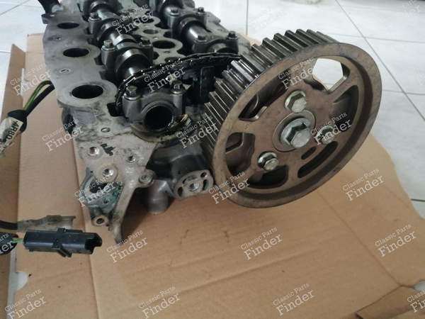 Zylinderkopf mit Nockenwellen / Riemenscheiben - Motor 2.7 HDI - PEUGEOT 407 Coupé - P80LA- 3