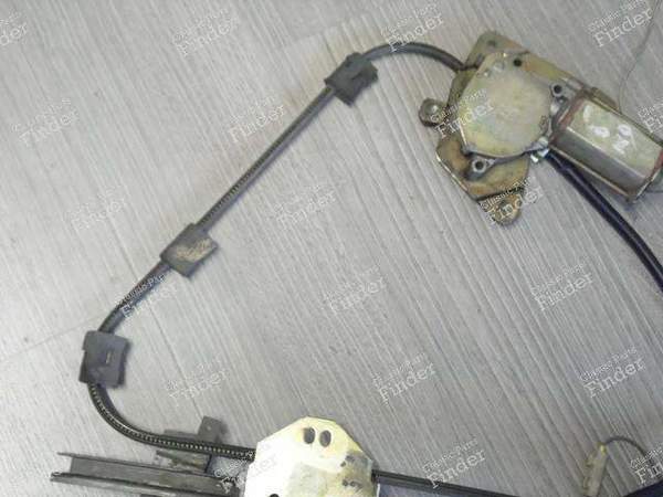 LEVE-VITRE AVANT DROIT - LANCIA Delta / Prisma - 82379538- 2