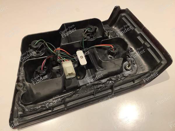 Feu arrière gauche - NISSAN Sunny (B12) - 4390- 1