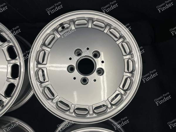 Original 'Sportline Gullideckel' Alloy Wheels 7Jx15 ET44 - MERCEDES BENZ 190 (W201) - 2014001302- 2