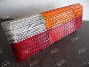 RECHTES RÜCKLICHT - PEUGEOT 305 - 265072- thumb-1