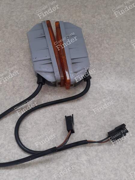 Left and right front turn signals - VOLKSWAGEN (VW) Golf I / Rabbit / Caddy / Jetta - 171953049- 1