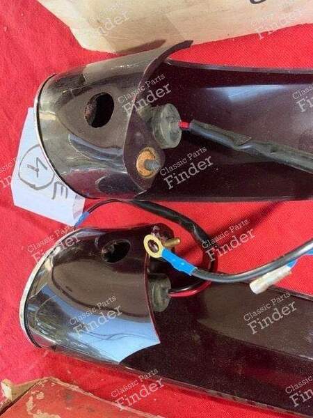 Paar Blinkergehäuse aus Kunststoff für die hinteren Blinker – 1. Modell - CITROËN DS / ID - 572 G / 574 D- 8