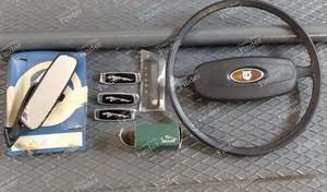 Ensemble de pièces : garniture latérale, plaque de transmission automatique, rétroviseur intérieur, volant - JAGUAR XJS