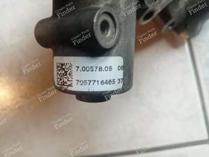 EGR valve 2.2 hdi engine - CITROËN C6 - 9656911780- thumb-4