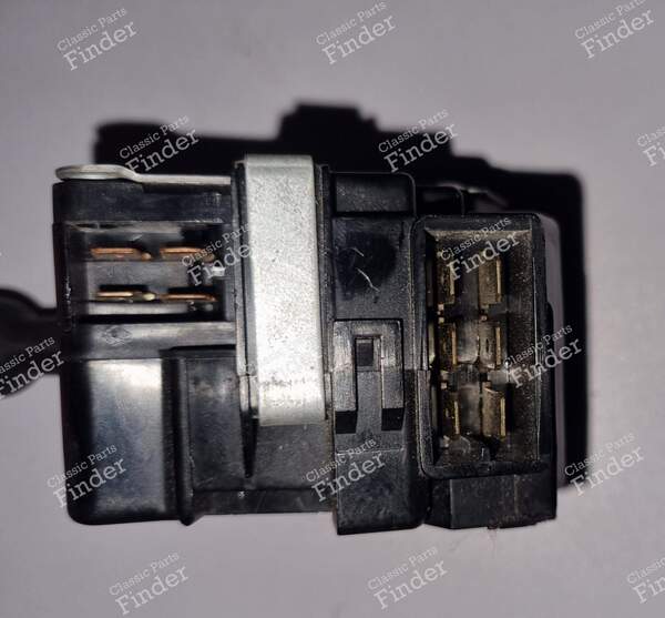 Turn signal and headlight switch... - RENAULT Twingo - 3293 / 77008224458- 2