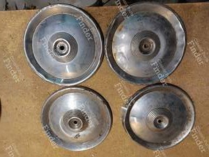 4 Enjoliveurs chromés - PEUGEOT 204