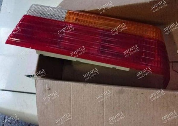 Rücklicht rechts Phase 1 - PEUGEOT 305 - 083619 635108 / OEM 6351.08- 0