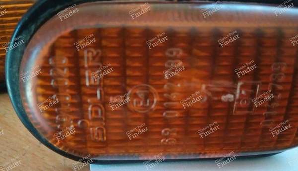 Turn signal repeater - RENAULT 25 (R25) - OEM: 7700822136- 1