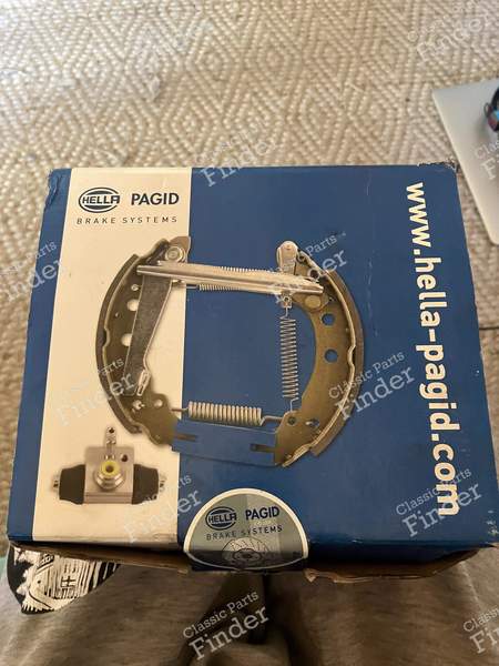 Kit de freins arrière premontés, freins a tambours - PEUGEOT 205 - 8DB 355 003-671- 0