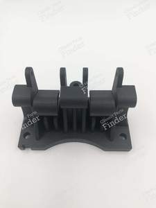 Befestigung der Tankklappe - CITROËN Xantia