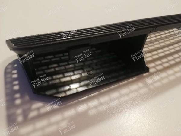 Hood ventilation grille - RENAULT 9 / Alliance / Broadway / 11 / Encore (R9 / R11) - 7704000879- 6