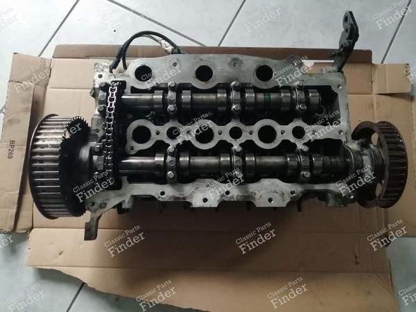 Zylinderkopf mit Nockenwellen / Riemenscheiben - Motor 2.7 HDI - PEUGEOT 407 Coupé - P80LA- 0