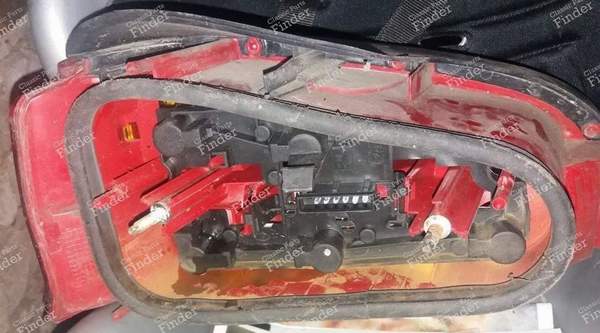 Feu arrière droit - PEUGEOT 106 - 2274D 5089- 1