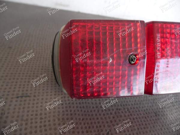 FEU ARRIERE GAUCHE - version Pallas - CITROËN DS / ID - 637- 1