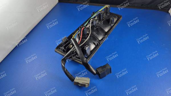 Platine support de feu arrière - PEUGEOT J9 - 72275- 3