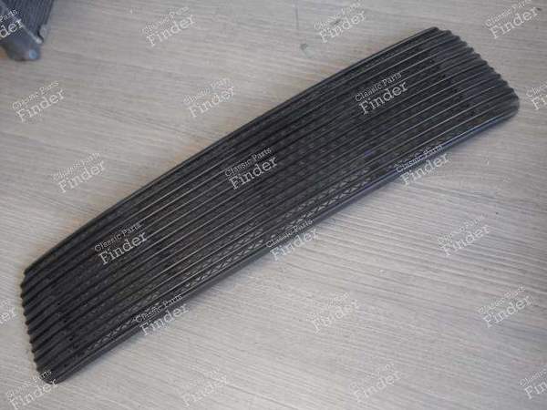 ENGINE HOOD GRILLE - PORSCHE 911 / 912 E (G Modell) - 91155941100 Equiv. 91155941101 / 91155904104- 3
