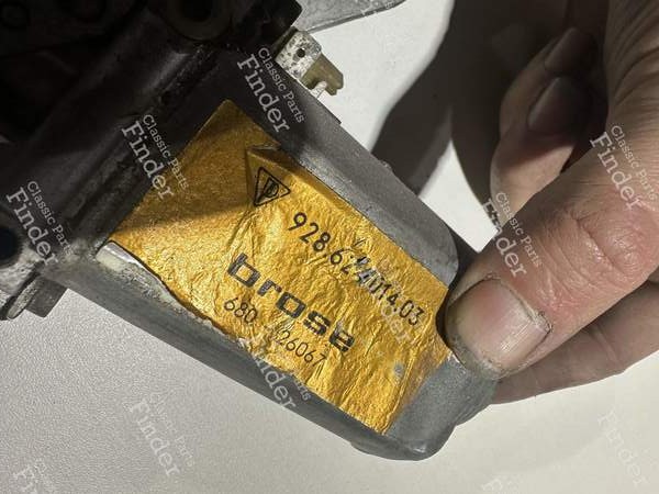 Motor des rechten Fensterhebers - PORSCHE 928 - 6802667 / 92862401403- 2