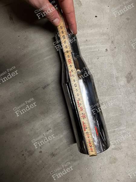 Sortie d'échappement de la Ferrari 250 Lusso - FERRARI 250 GT Lusso - 6