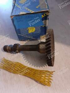 Gear on the transmission input shaft - PEUGEOT 304