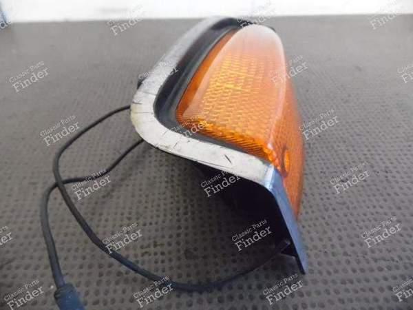 RIGHT FRONT TURN SIGNAL - RENAULT 14 (R14) - 60.76.L- 3