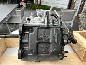 Original 4-speed manual gearbox - MERCEDES BENZ W108 / W109 - 1112610501- thumb-2