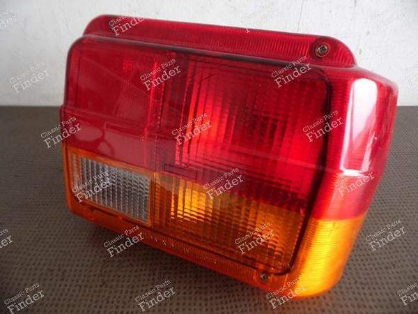 FEU ARRIERE DROIT AUSTIN / MG METRO - AUSTIN Metro - BAU2038 ou XJF10024 Maganatex E309R- 0