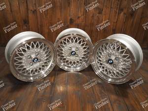 Melber Mesh 15 Zoll Leichtmetallräder Felgen 4x100 7Jx15 ET12 - BMW 2002, E21, E30 - BMW 1502 / 1602 / 1802 / 2002 / Touring (02-Serie) - thumb-2