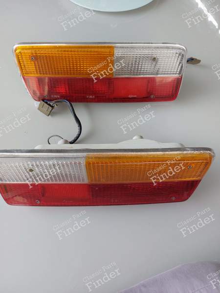 Rear lights - PEUGEOT 504 Coupé / Cabriolet - 29.95.01 / 6342.67 (L) / 29.95.02  / 6343.67 (R)