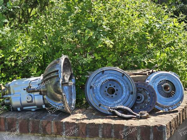 M116 (350) and M117 (450) manual transmission gearbox 4 speed - MERCEDES BENZ W108 / W109 - 1172611401 / 1172512501- 0