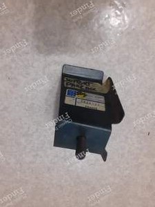Support de pare-choc arrière gauche - PEUGEOT 504 - 7524.11- thumb-3