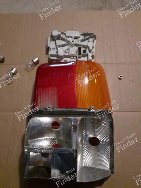 Feu arrière droit - PEUGEOT 205 - 2097D- 2