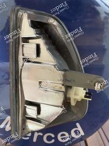 Clignotant avant droit - MERCEDES BENZ W123 - Equiv. A0008200221- thumb-1