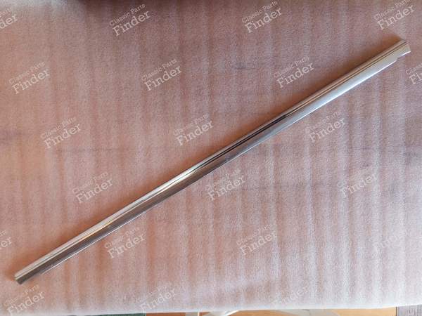 Türfenster hinten rechts Chromverkleidung - MERCEDES BENZ /8 (W114 / W115) - A1157380230- 1