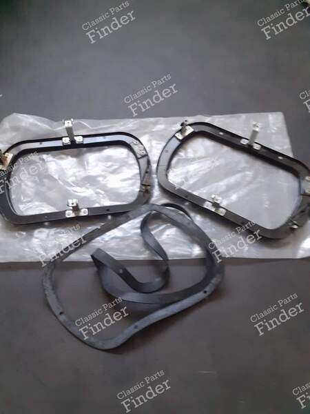 Renault 10 Headlight Bracket - RENAULT 10 (R10) - Equiv. 671074- 0