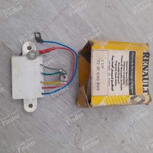 REGULATOR ALTERNATOR - Renault Verschiedenes - RENAULT 4 / 3 / F (R4) - 7701030605 ou 511022- thumb-1