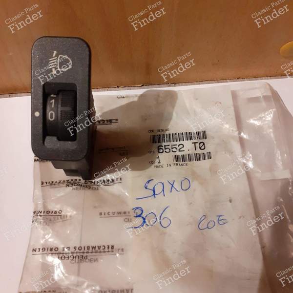 Interrupteur de réglage de la hauteur des phares - Peugeot-Citroën - PEUGEOT 205 - 6552.TO- 0