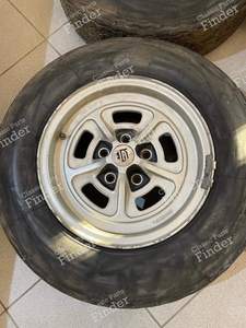4 x Fiat 130 coupe aluminum alloy wheels 14" x 6.5 Cromodora, mod. CD 7, (pcd) 5x108 with original Fiat central logo - FIAT 130 - thumb-3