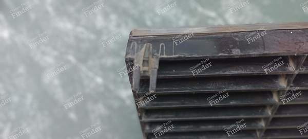 Front grille - PEUGEOT 504 - 2