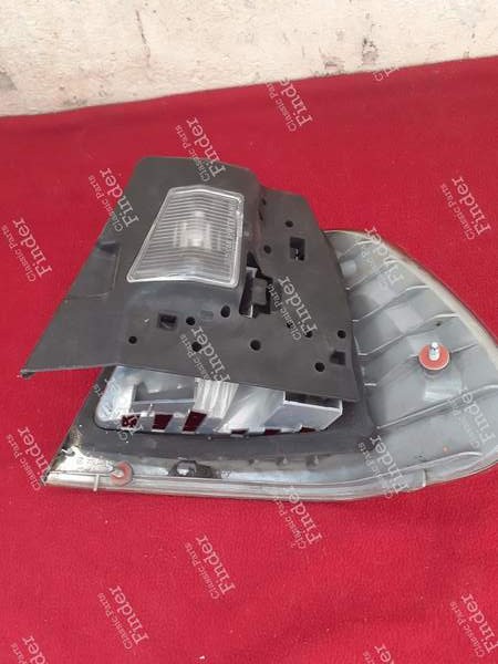 Feu arrière droite ou gauche - BMW 3 (E46) - 2300127r- 2