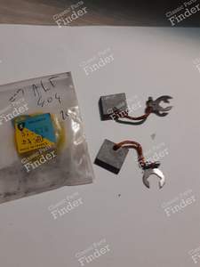 Set of dynamo brushes - PEUGEOT 204