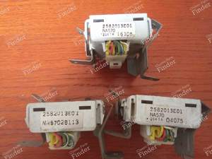 Digital watch - NISSAN Bluebird (U11) - 2582013101 / NA570 / 204TA- thumb-1